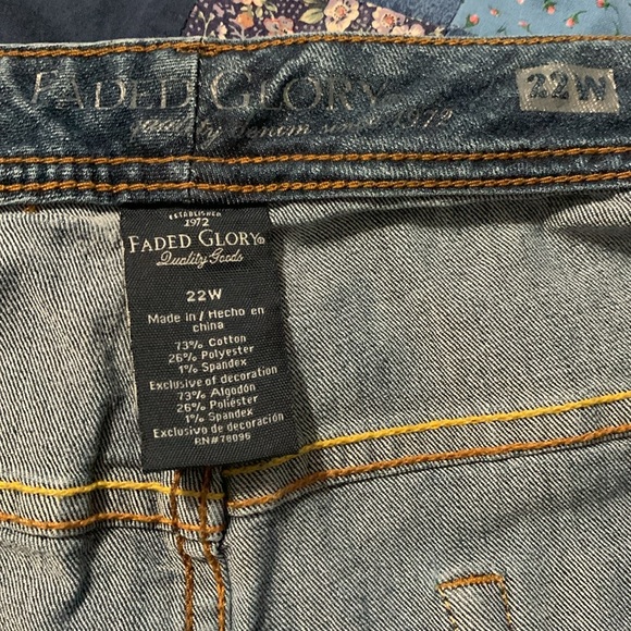Faded Glory Women’s Plus jean capris 22w - Picture 5 of 5